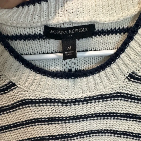 Banana Republic sweater tank - Picture 4 of 7